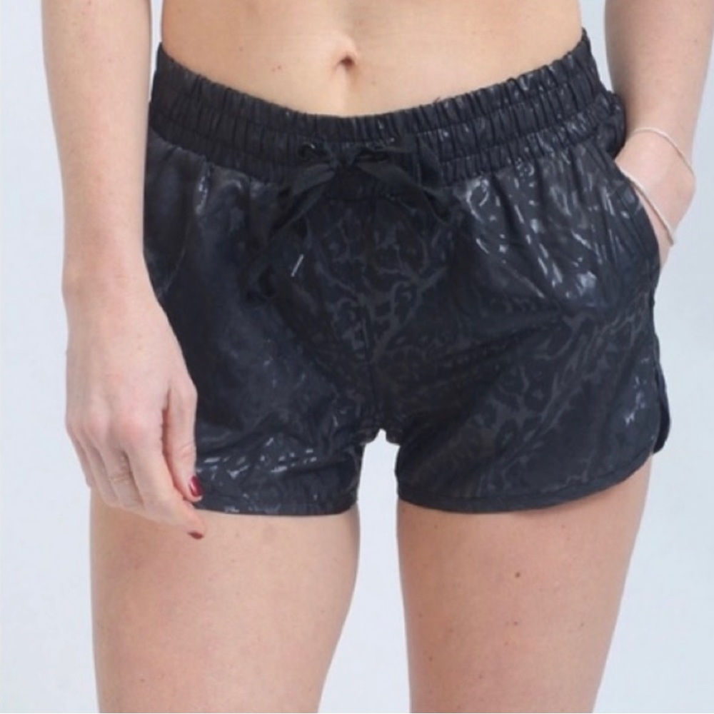 Zyia Black Bomber Tonal Animal Print Active Workout Exercise Shorts XXL NWT